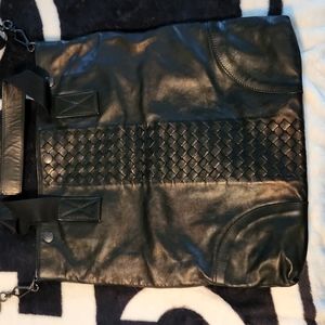 Authentic black Leather Bottega veneta crossbody bag.